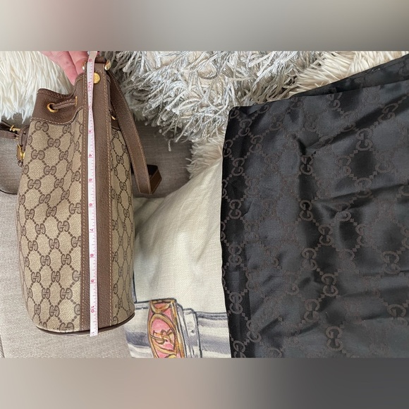 GUCCI 𝑉𝑖𝑛𝑡𝑎𝑔𝑒 MONOGRAM BUCKET DRAWSTRING BAG W/GUCCI DUST BAG🎬💯Authentic - Picture 15 of 16
